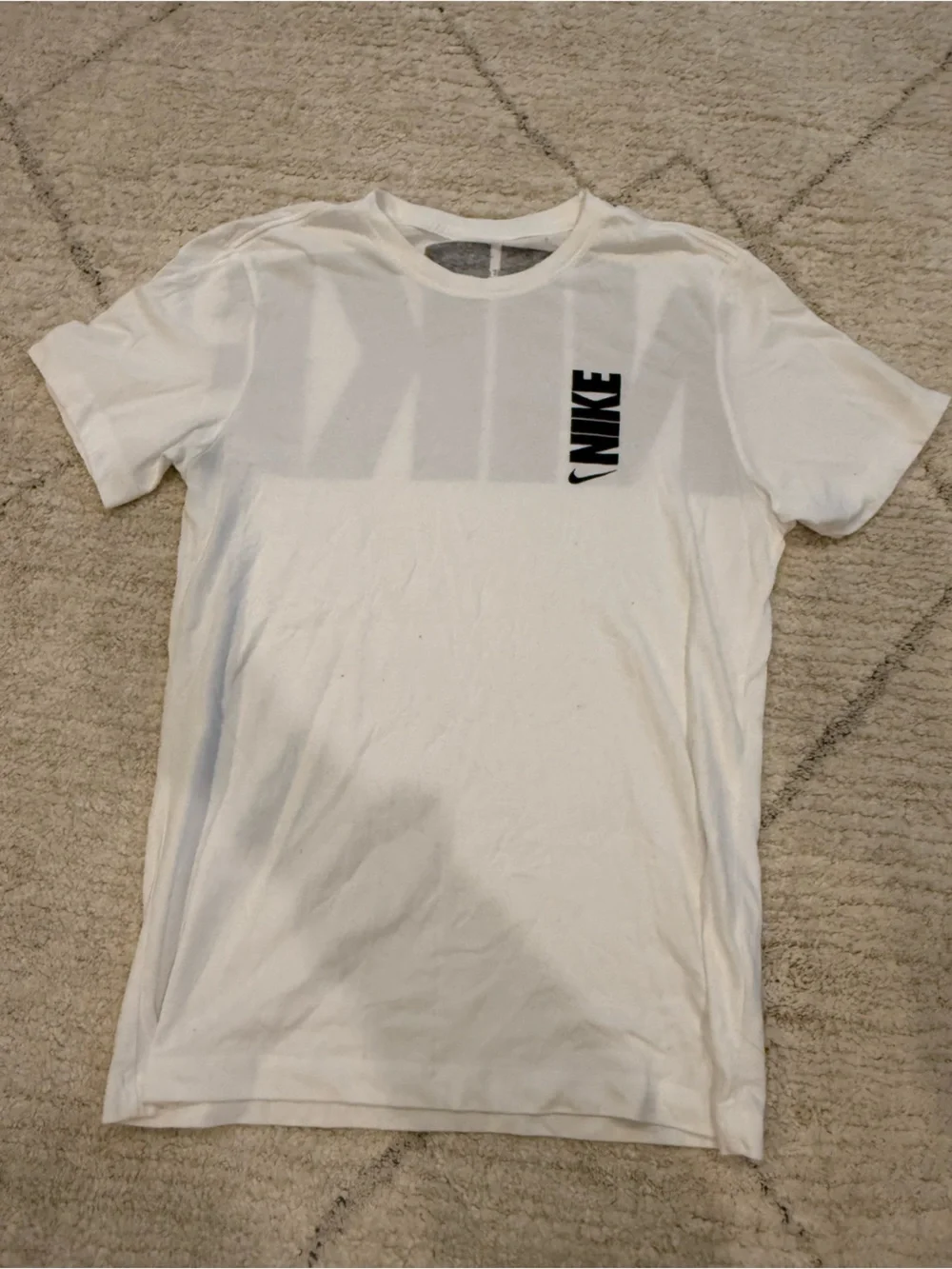Nike Women’s White Short Sleeve Shirt Size Medium